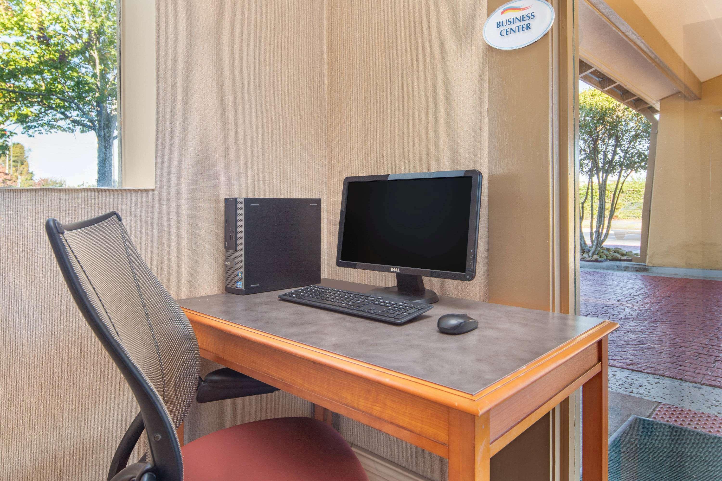 Budget & Atlanta Stadium Hotel 3*